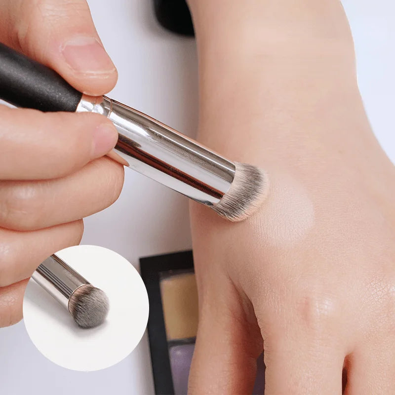 Foundation Concealer Brush - Premium Makeup Tool for Flawless Application